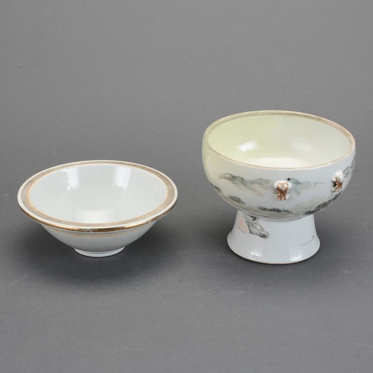 SKÅL MED DJUPFAT, porslin, Kina, 1900-tal.