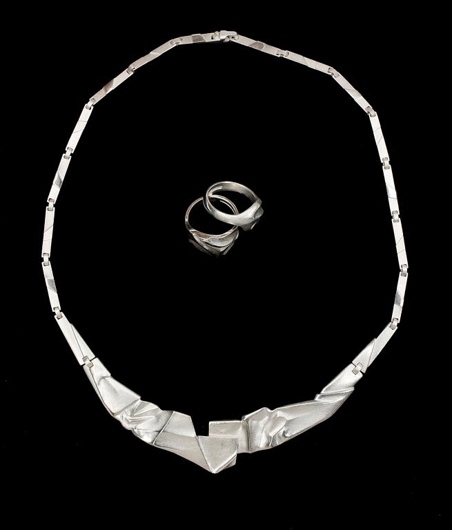 HALSBAND samt RINGAR, 2 st, sterlingsilver. Lapponia, Finland. 2000-tal. Vikt tot 40 gr.