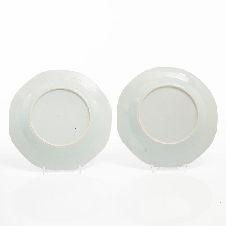 A group of six Chinese blue and white dishes, Qing dynasty, 18th and 19th century.