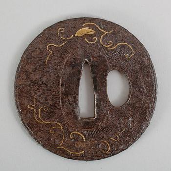 TSUBA, järn, Japan, 1500-tal.