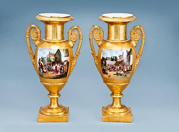 389. A PAIR OF IMPERIAL URNS.