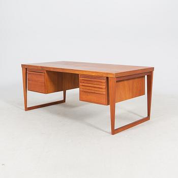 Kai Kristiansen, desk, model 70, teak, Feldballes Møbelfabrik, Denmark, 1960s.