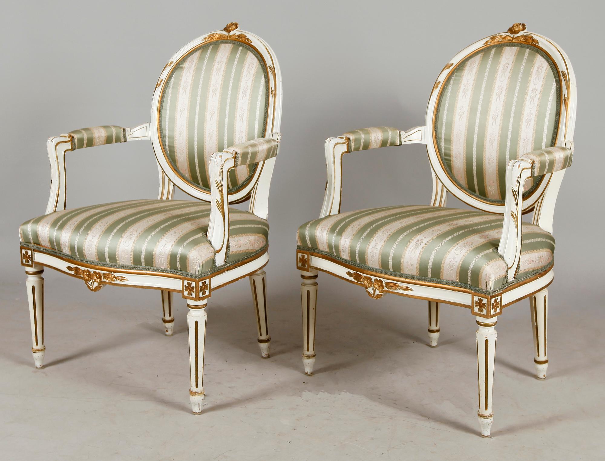 KARMSTOLAR, 1 par, gustaviansk stil, 1900-talets första hälft.