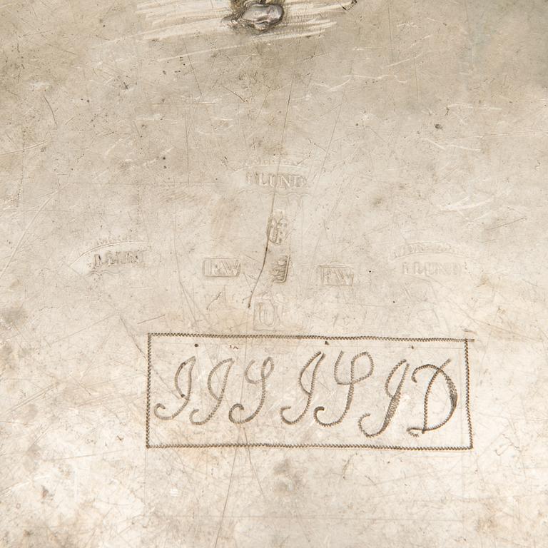 Five pewter dishes, 19th Century.