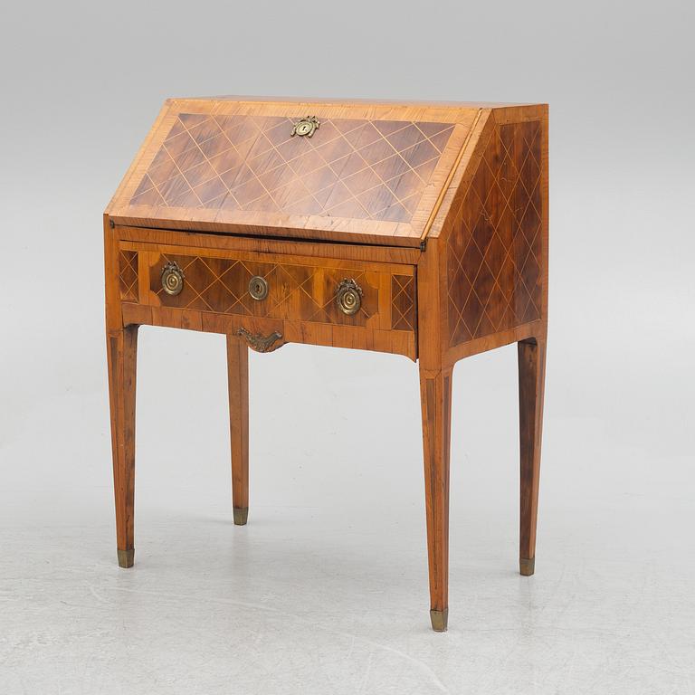 A Gustavian secretaire, late 18th century.