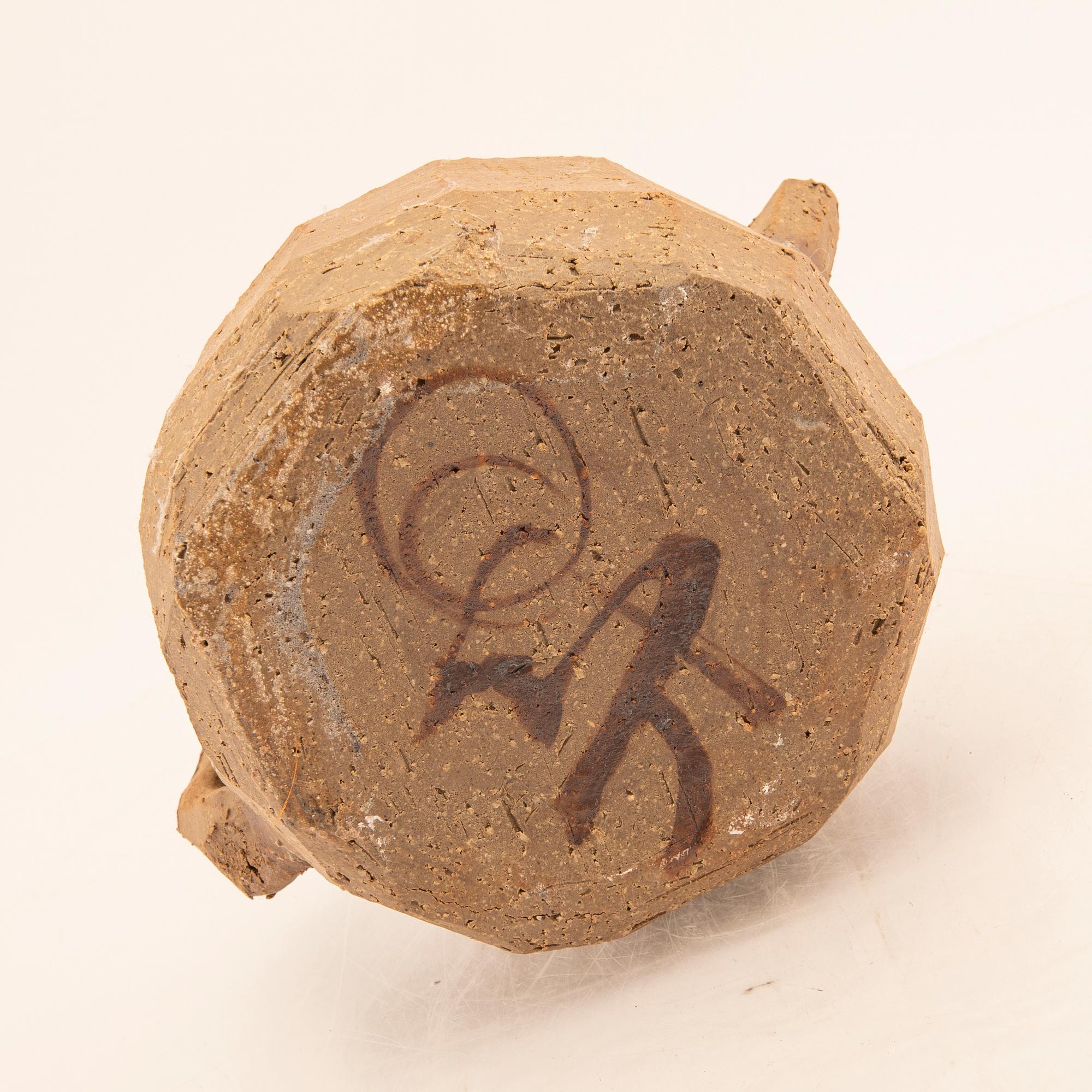 Gösta Grähs, a signed stoneware tea pot own workshop.