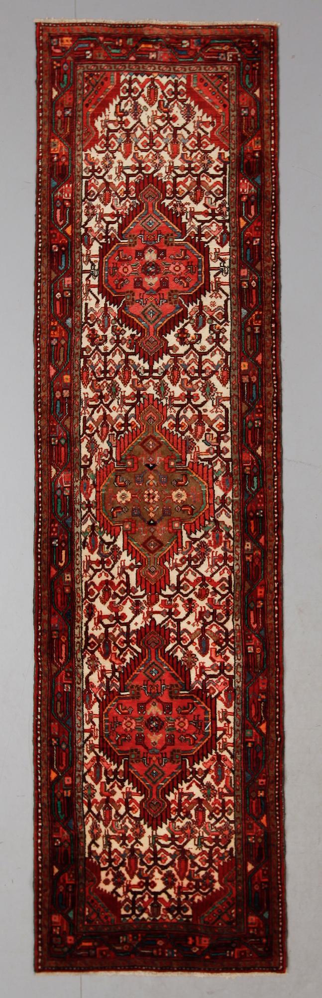 MATTA, Hamadan, ca 320 x 83 cm.