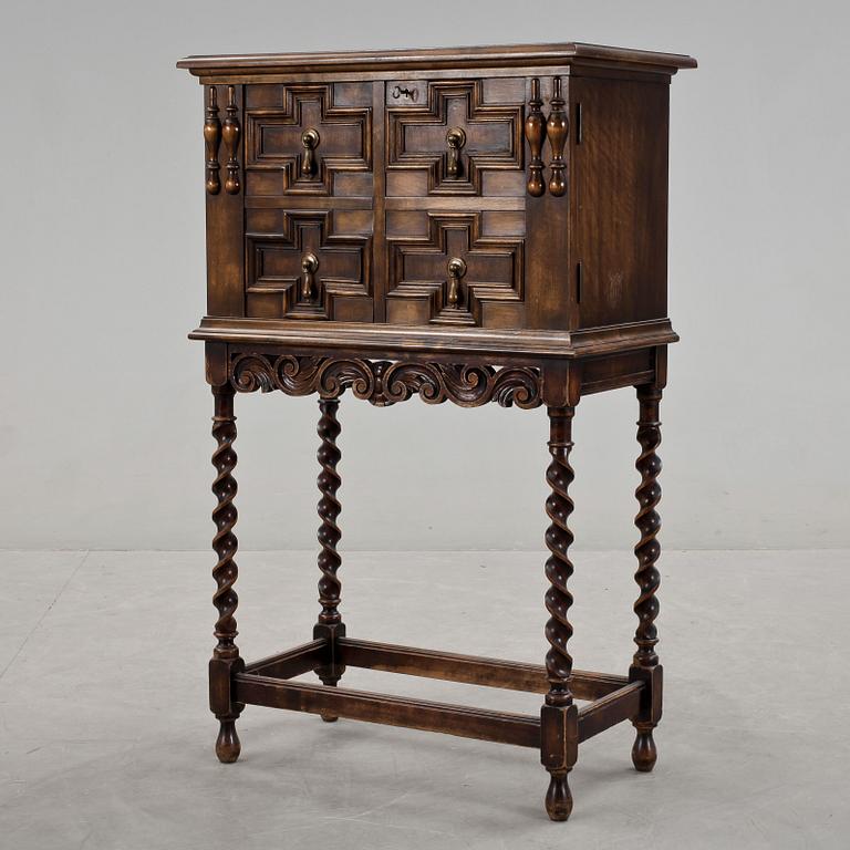 SKÅP, barockstil, 1900-tal.