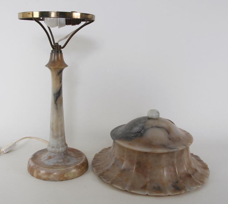 BORDSARMATUR, alabaster.