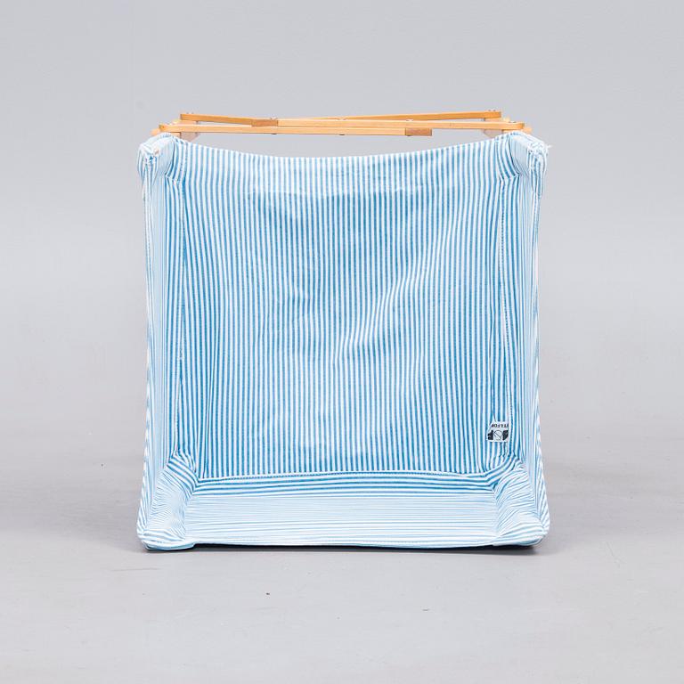 TUOLI, RI-PIEGO, Paolo Pellion suunittelema Art & Formille, Italia.