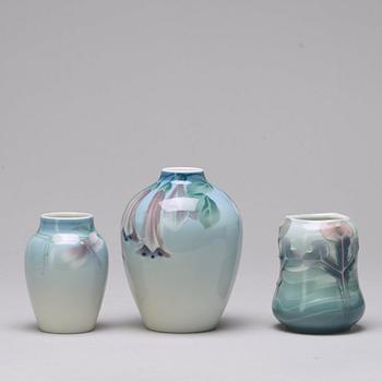 RÖRSTRAND, Anna Boberg, Astrid Ewerlöf and other, 3 art nouveau porcelain vases and a dish, Sweden ca 1900.