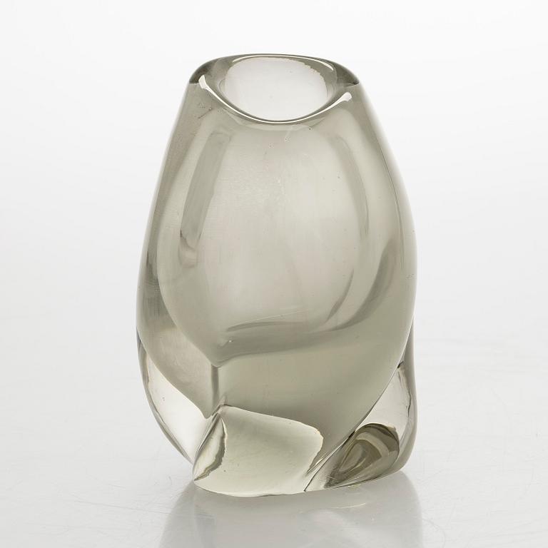 Gunnel Nyman, A glass vase, model 'GN 35', unsigned.