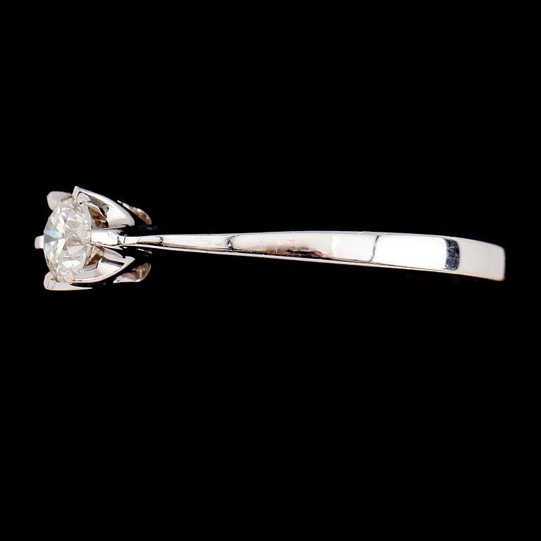 RING, 18 k vitguld, solitär briljantslipad diamant 0.30 ct.