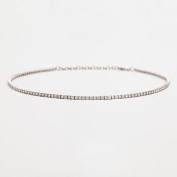 Tennishalsband/-armband, 14K vitguld, diamanter ca 5.10 ct tot. Med AIG-certifikat.