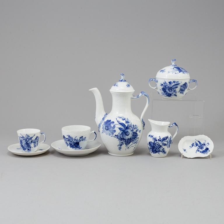 A Royal Copenhagen 'Blå Blomster' coffee and dinner service (78 pieces).