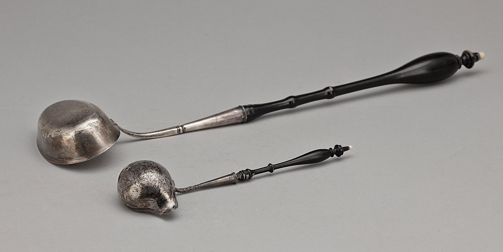 SOPP- SAMT SÅSSLEV, silver samt trä, "IL", Sverige sent 1800-tal. Tot vikt ca 130 g.