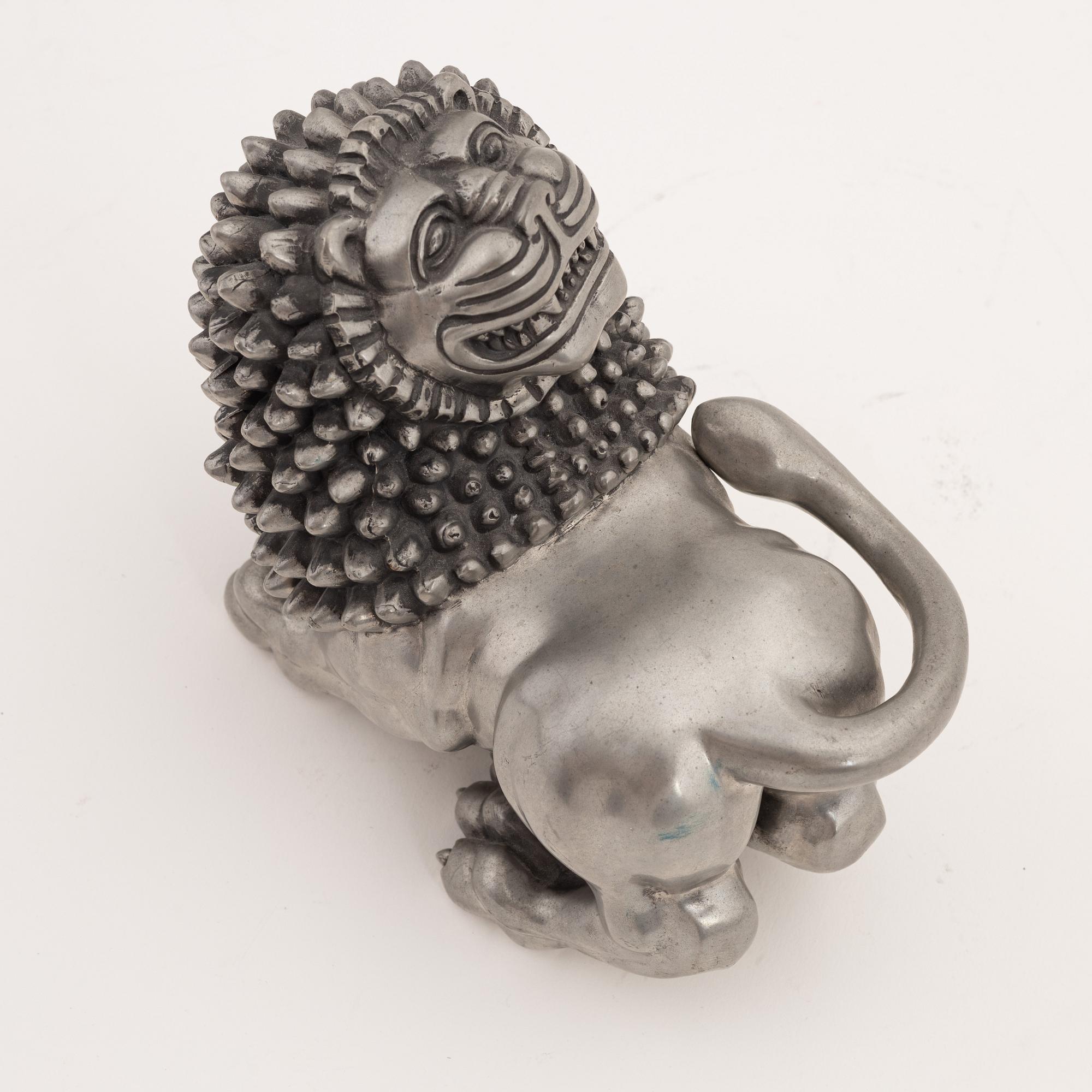 Anna Petrus, skulptur, lejon, tenn, Firma Svenskt Tenn, Stockholm 1993.