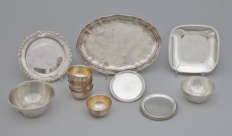 PARTI SILVER, 17 delar, flertal tillverkare, bla Ceson i Göteborg, 1900-tal. Totalvikt ca 700 gram.