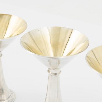 Tillbringare och martiniglas, 4 st, silver, HB Persson, Stockholm, 1953.