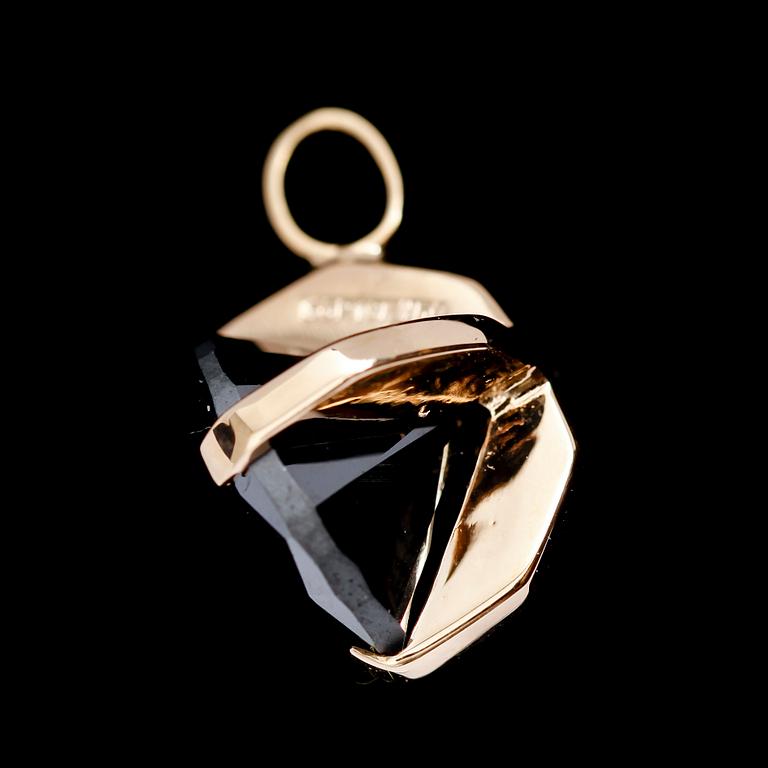 HÄNGE, 18 k guld, solitär svart diamant 8.34 ct.