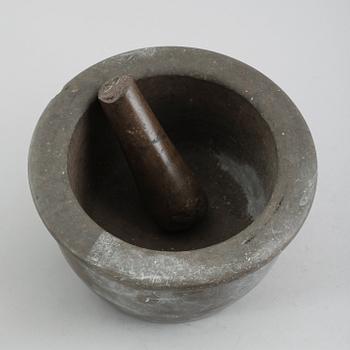 MORTEL OCH STÖT, kalksten, 1800-tal.