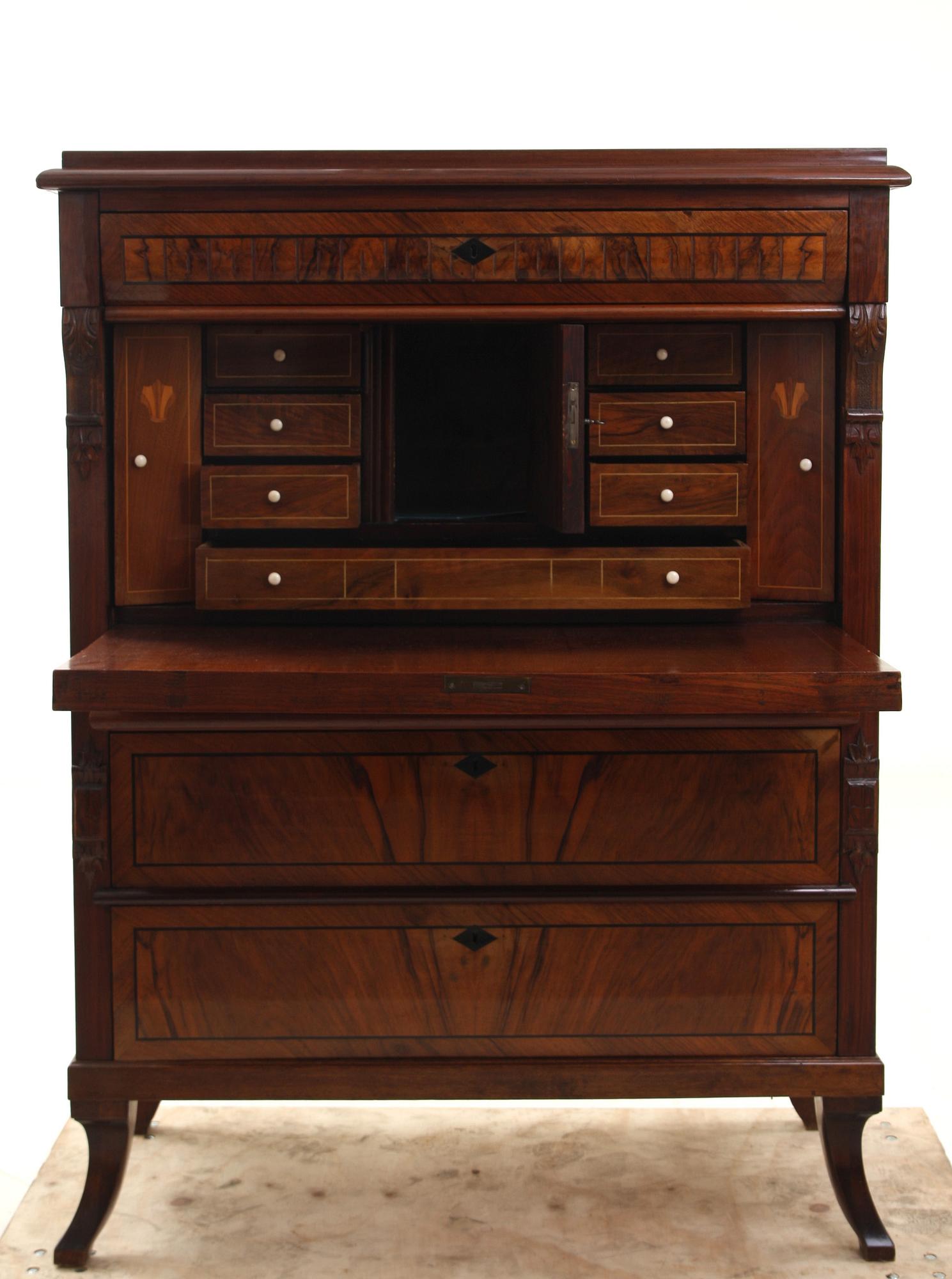 CHIFFONJÉ, nyrenässans, 1800-talets slut.