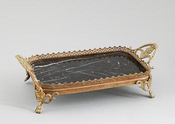 BORDSPLATEAU, omkring år 1900.