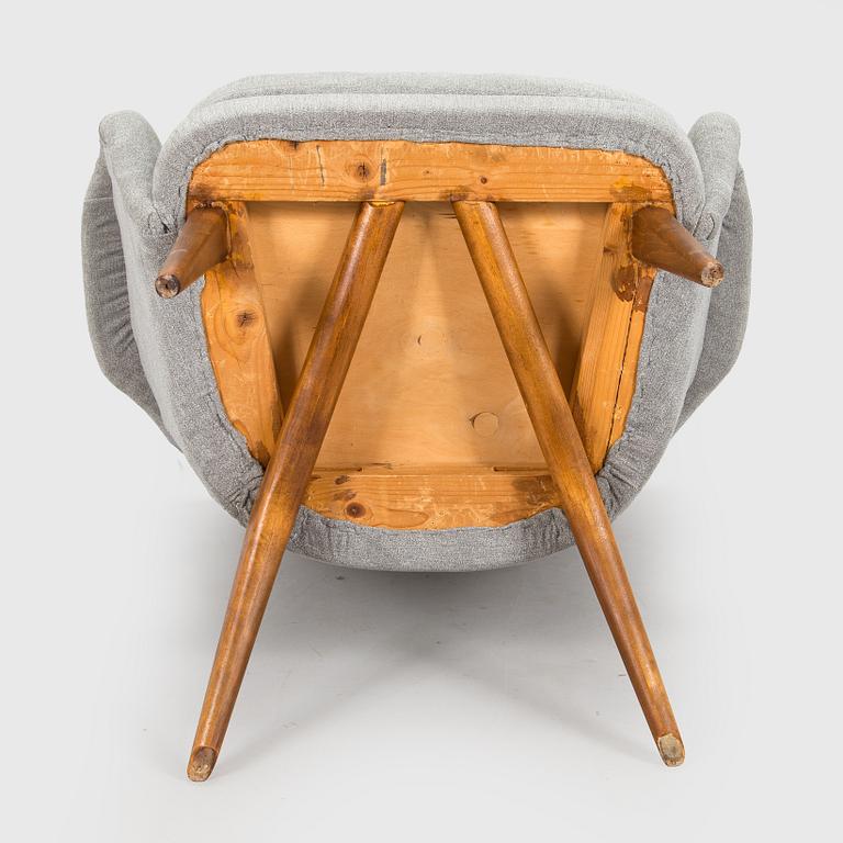 A mid-20th century armchair.