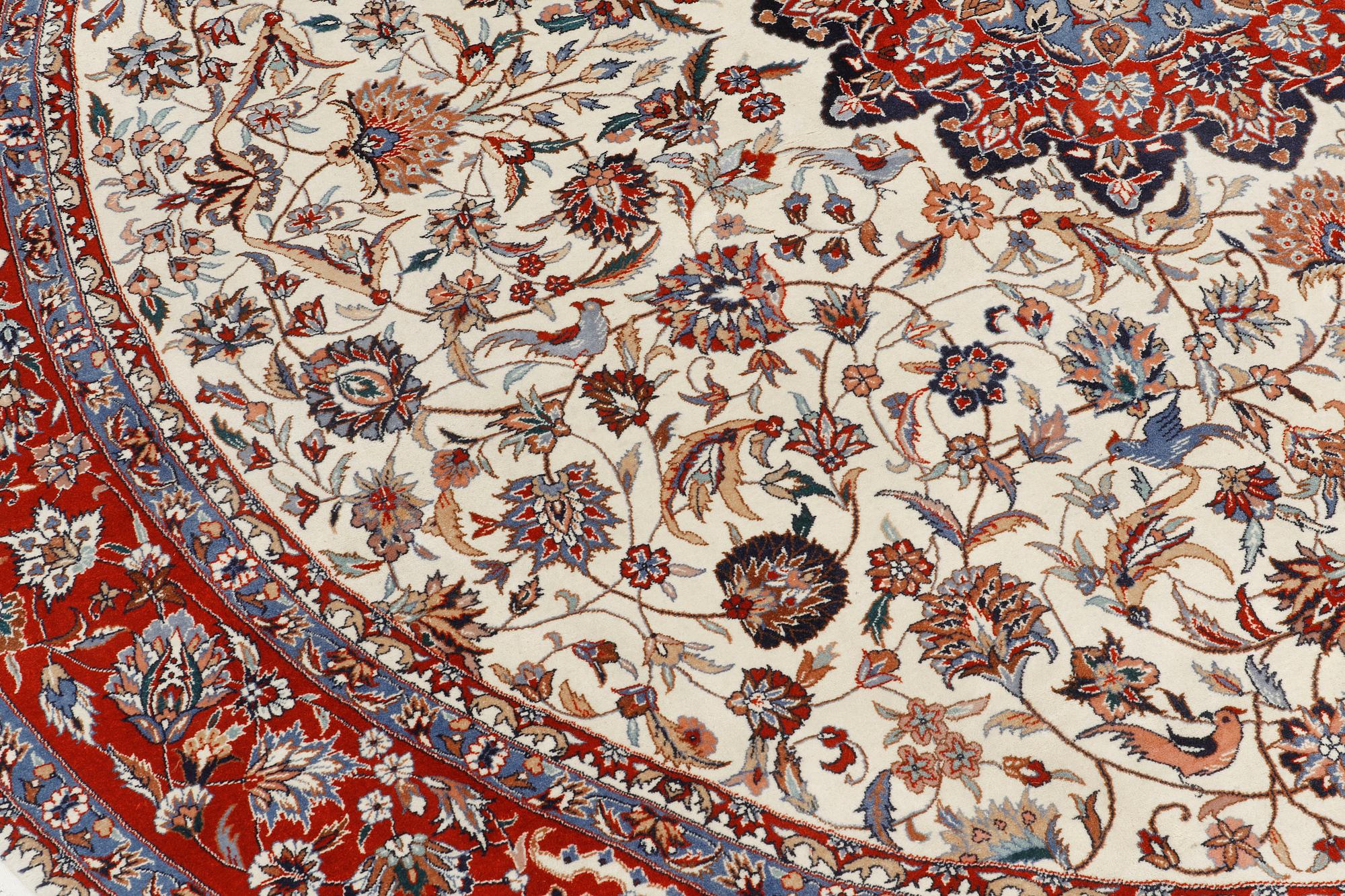A rug, Figural Orientalisk Rund,  Diameter ca 267 cm.