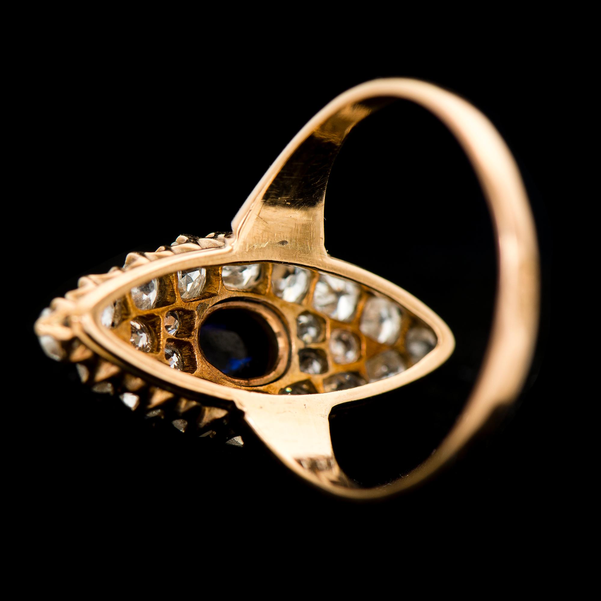 RING, cabochonslipad safir, gammalslipade diamanter, 14K (56) guld. Ryssland.