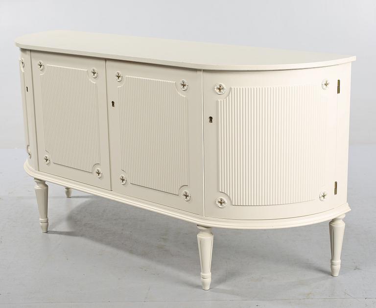 SIDEBOARD, gustaviansk stil, 1900-talets andra hälft.