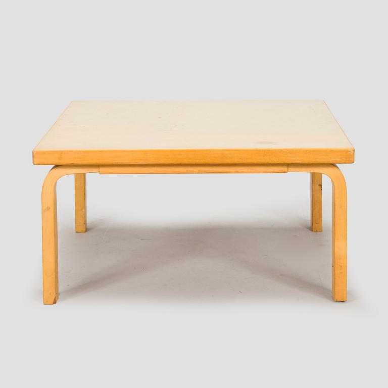 Alvar Aalto, pöytä, malli 81C, Artek 1960-luku.