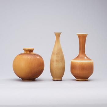 A set of three Berndt Friberg stoneware vases, Gustavsberg Studio 1945-65.