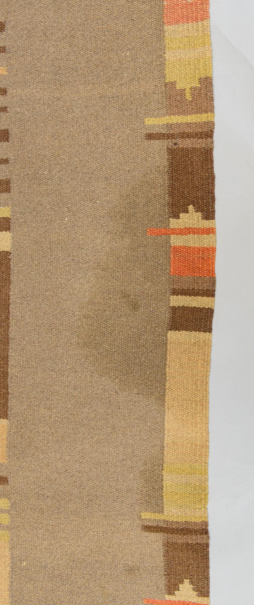 A 1930s Finnish flat weave carpet. Circa 300x190 cm.