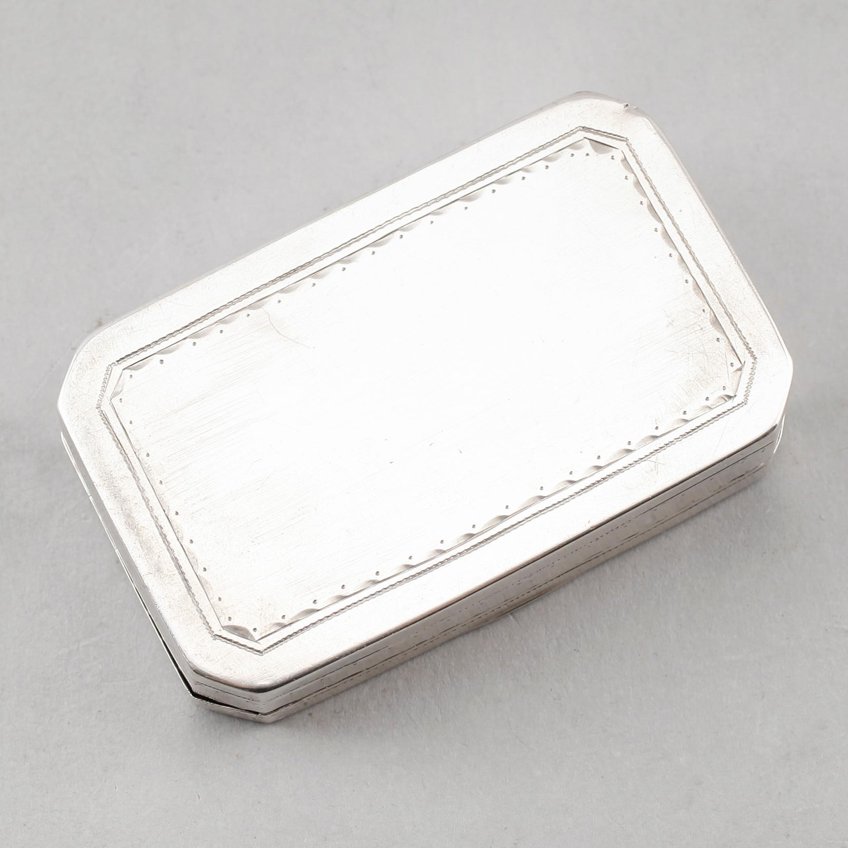 DOSA, silver, Carl Petter Lampa, Stockholm 1828. Vikt ca 58 gram.