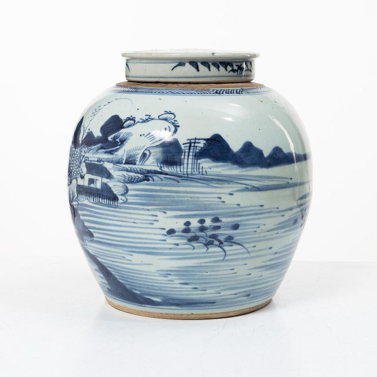 A blue and white tureen with cover, and a blue and white pot, porcelain, China, Qing dynasty 19th century.