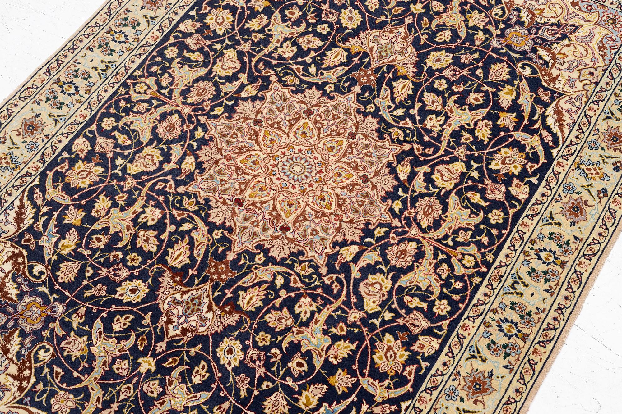 Matta, semiantik Isfahan, centrala Persien, signerad Mamoury, ca 163 x 109 cm.
