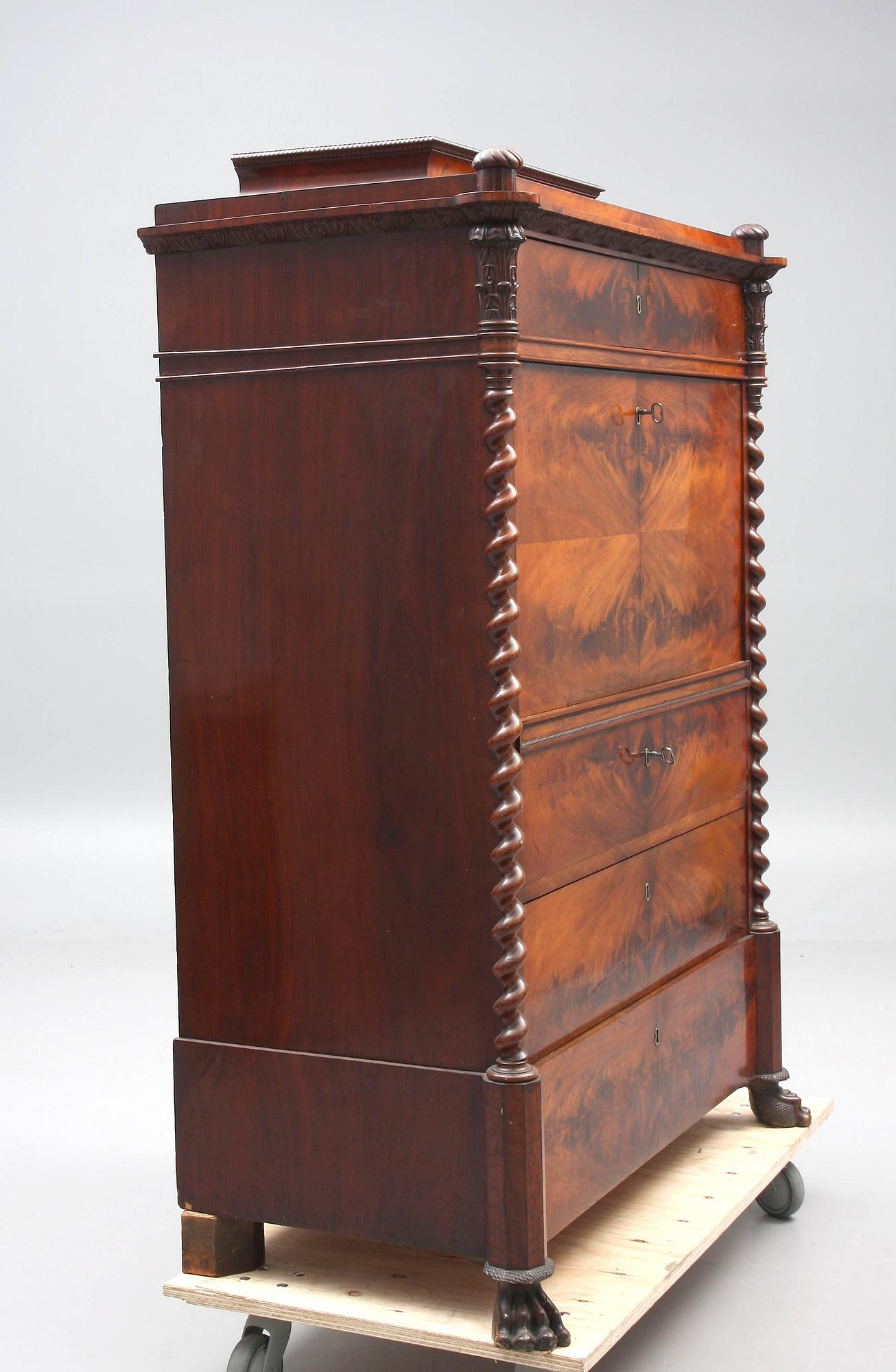 CHIFFONJÉ, nyrenässans, 1800-tal.
