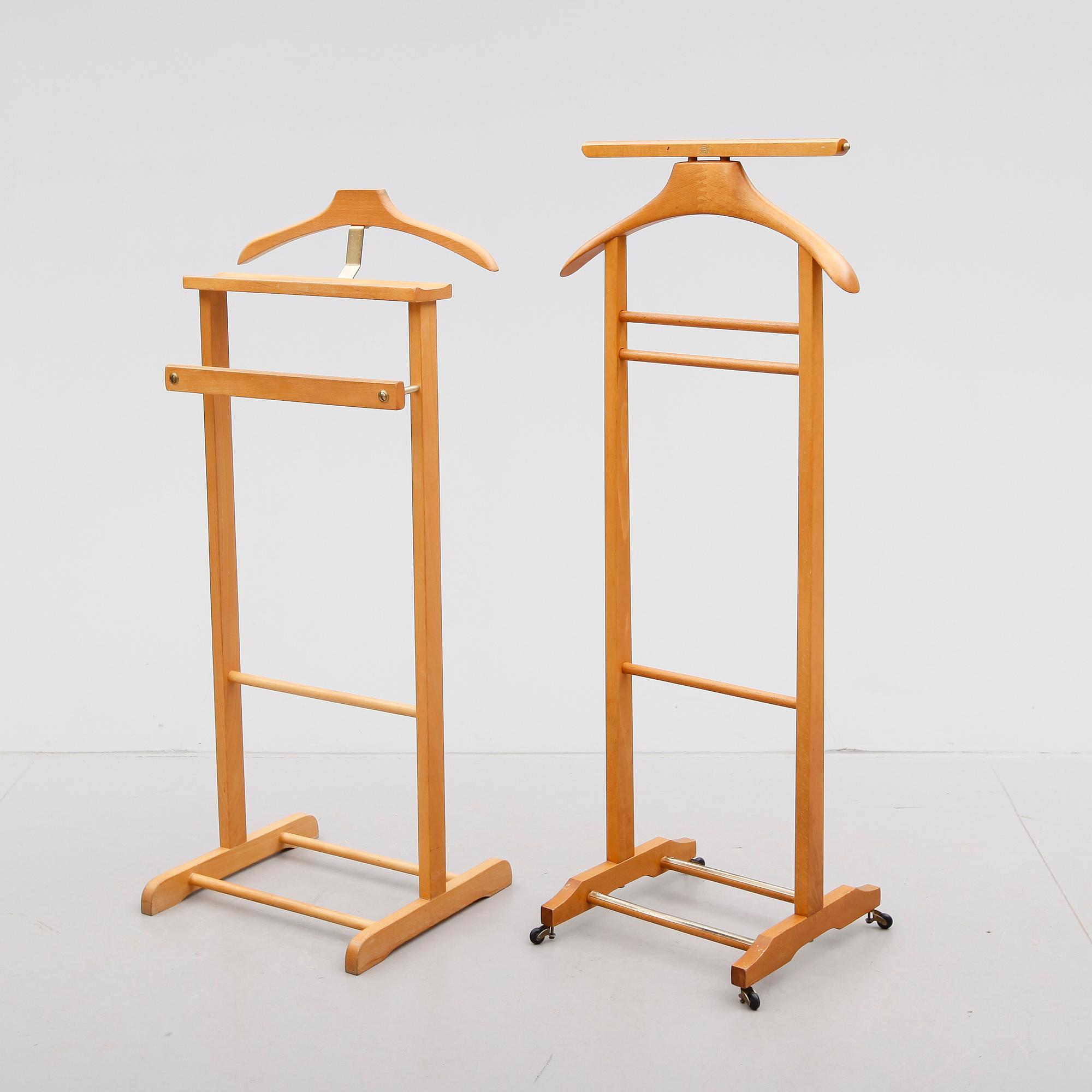 HERRBETJÄNTER, 2 st, 1 märkt FR, Italien, 1900-talets andra hälft.