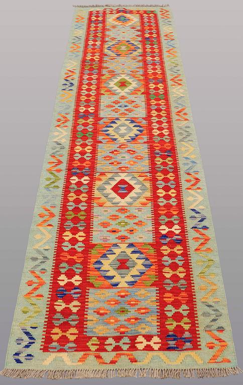 A runner, Kiim, ca 298 x 79 cm.