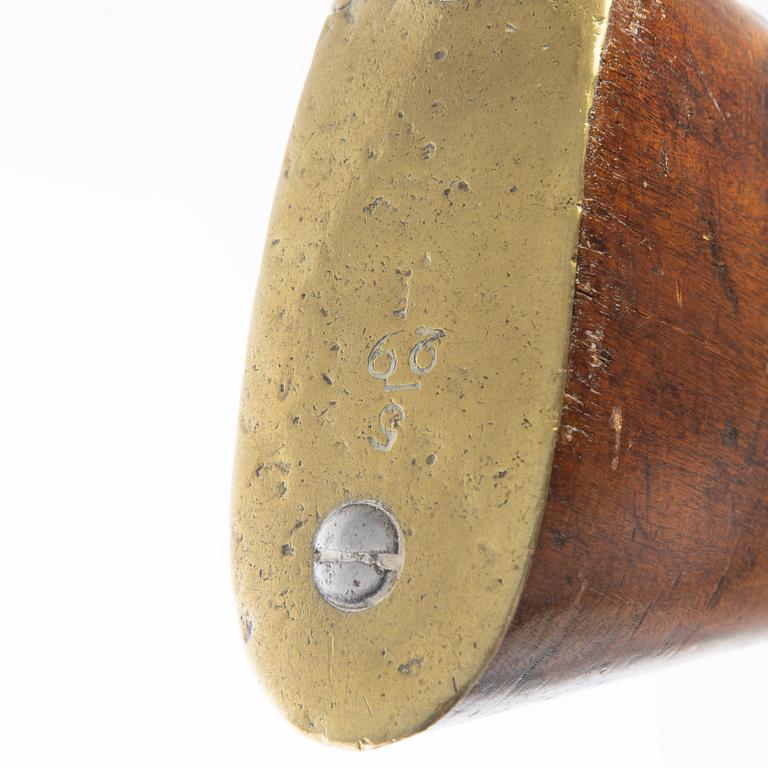 Flintlåsgevär, svenskt, dragongevär m/1778, med bajonett.