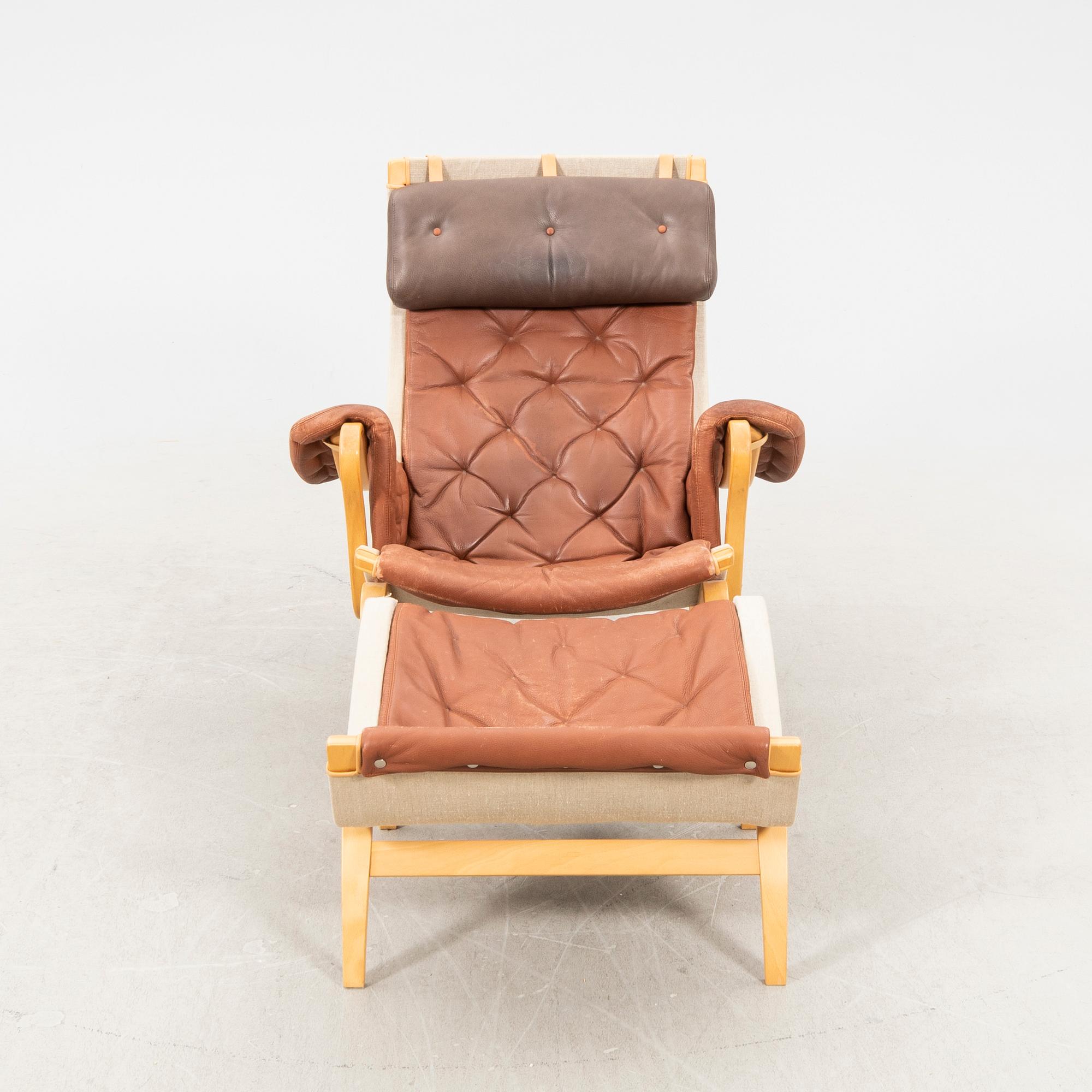 Bruno Mathsson, fåtölj och fotpall, "Pernilla", Dux.