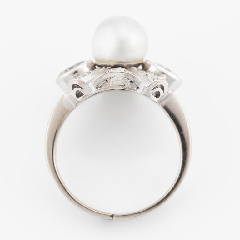 Ring, 18K white gold with a pearl and brilliant-cut and old-cut diamonds.
