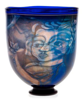 879. An Eva Englund 'Graal' glass vase, Orrefors 1988.