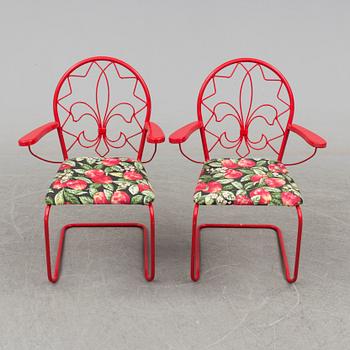 A pair of second half of the 20th century garden chairs.