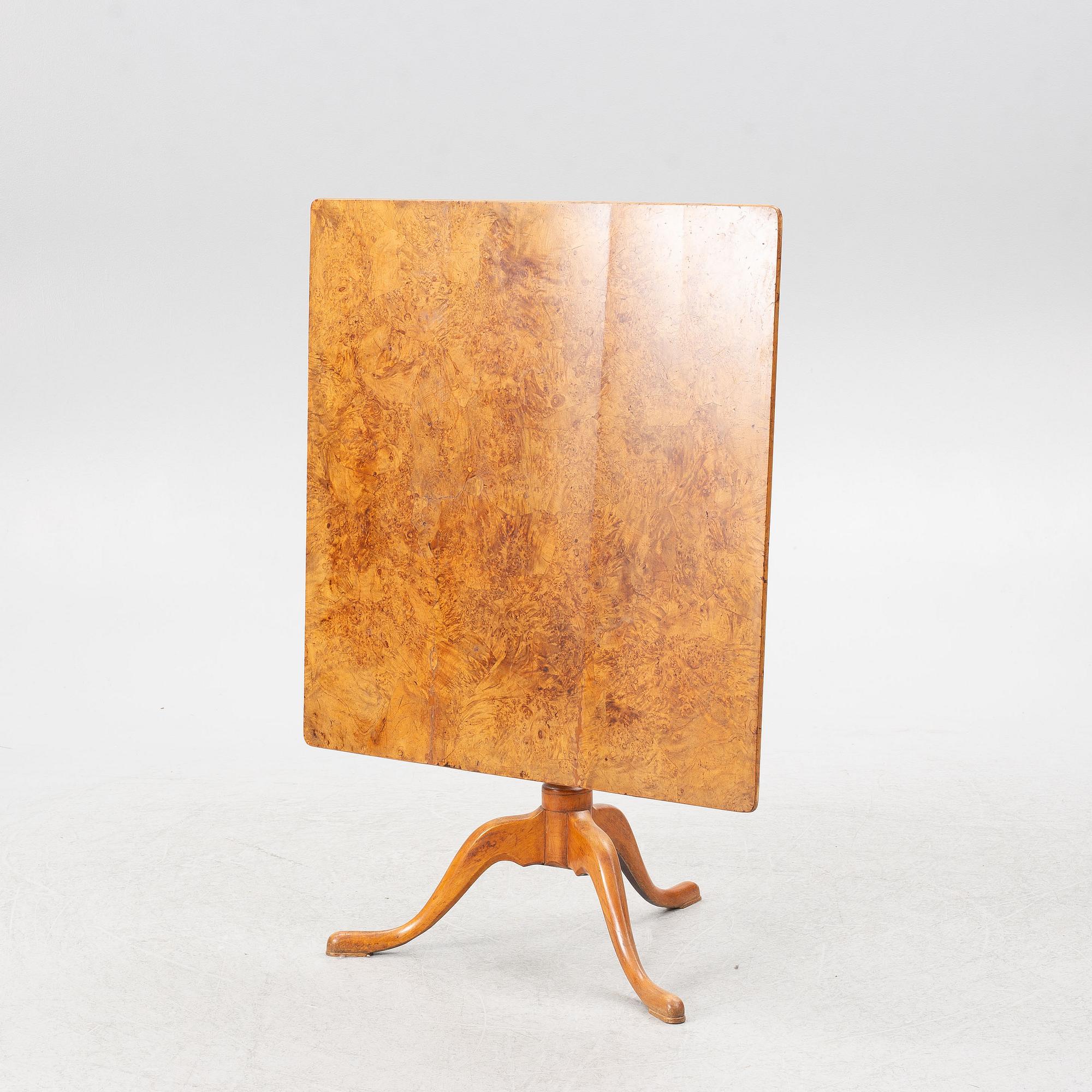 A burr alder tilt-top table, Mälardalen, circa 1800.