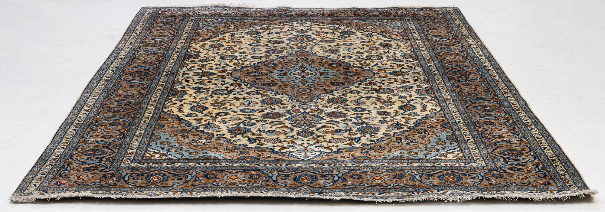 Matta, Keshan, ca 346 x 243 cm.