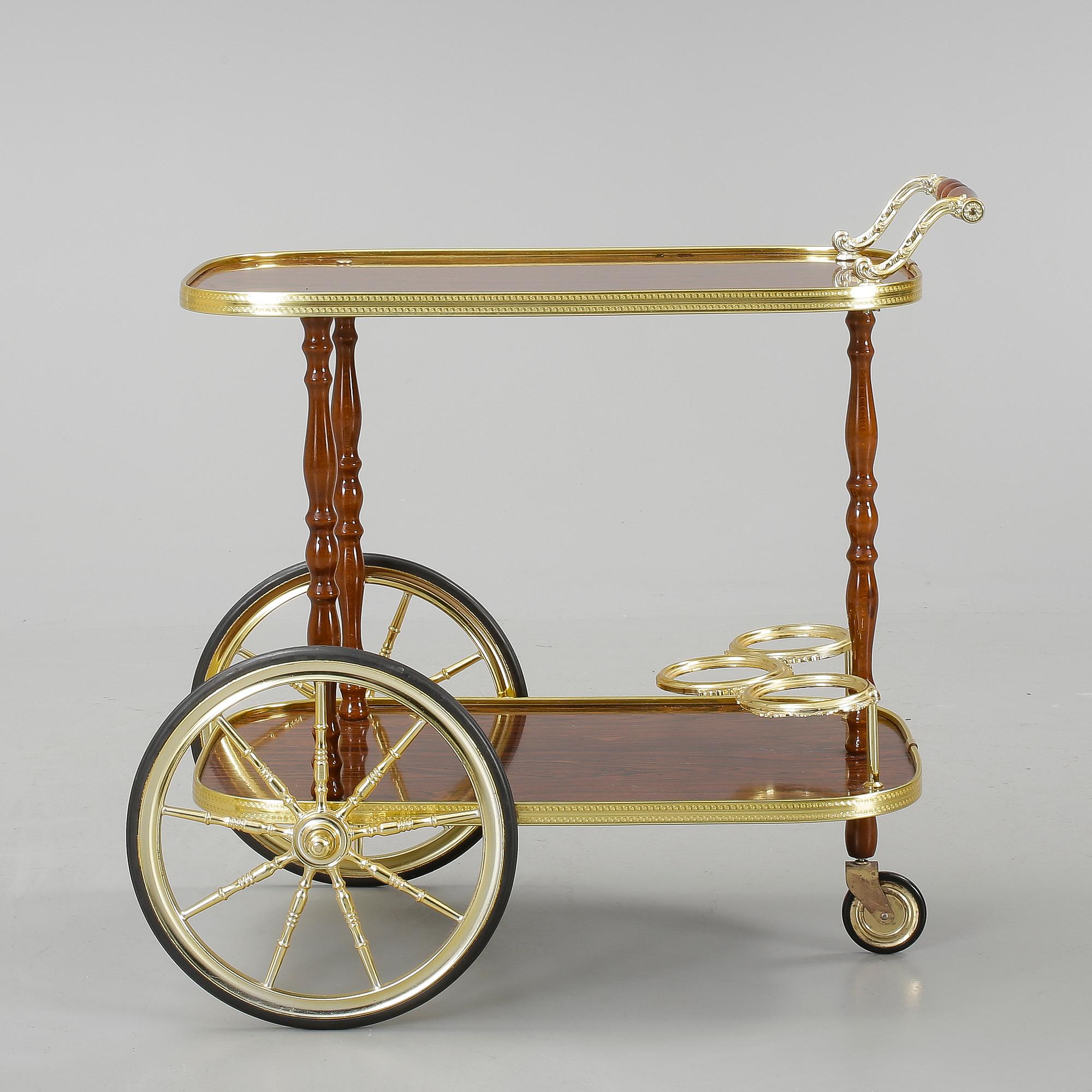 SERVERINGSVAGN, 1900-talets andra hälft.