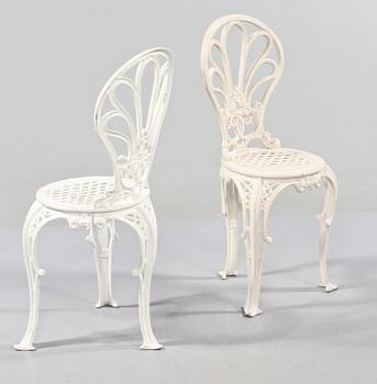 TRÄDGÅRDSBORD och TRÄDGÅRDSSTOLAR, ett par, 1900-talets andra hälft.