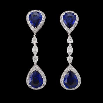 837. A pair of blue sapphire, tot. 7.55 cts, and diamond earrings, tot. 3.28 cts.